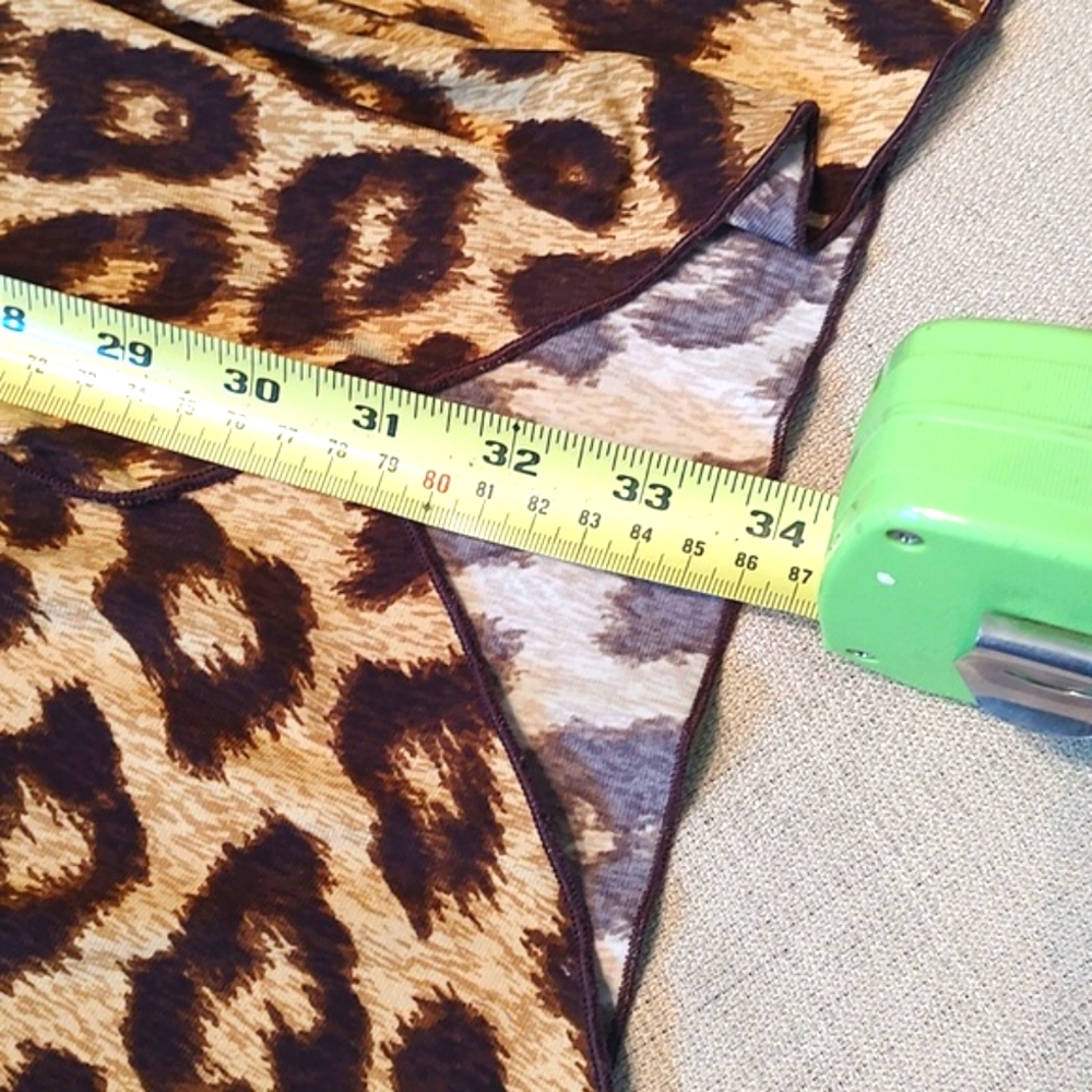 Animal Print Capri Pants & Cardigan Set - Picture 5 of 6